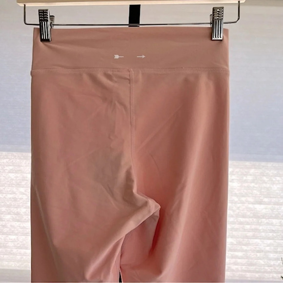 The Upside Peach Midi Leggings Rose Small NWT Yoga Classic Athletic Gym Workout - Picture 4 of 5